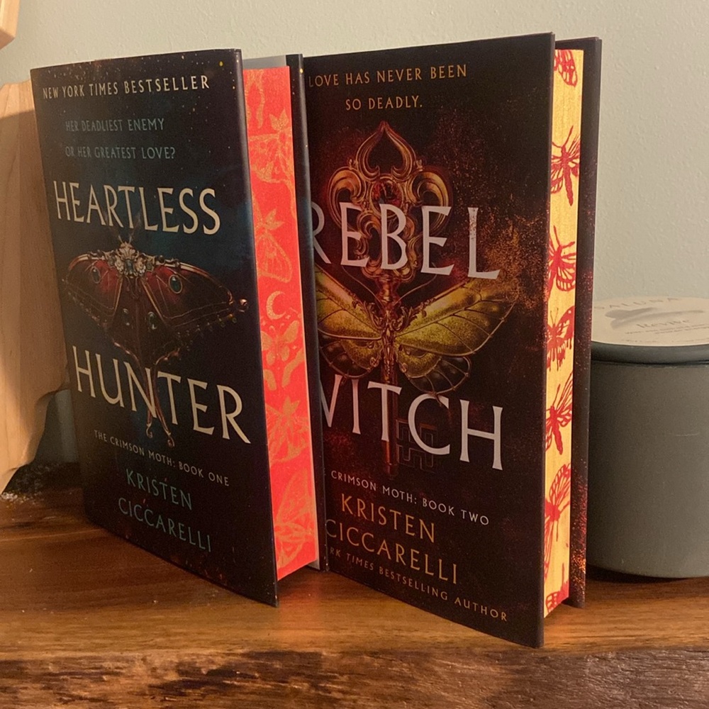 Heartless Hunter and Rebel Witch - Crimson Moth duet